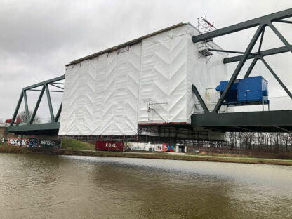 Referenzprojekt: Ingenieure Tomshöfer & Partner (Hängegerüst mit Wetterschutzeinhausung in Modulbauweise)